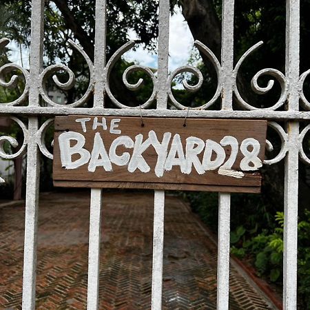 The Backyard 28 Villa Bangkok Exterior photo