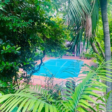 The Backyard 28 Villa Bangkok Exterior photo