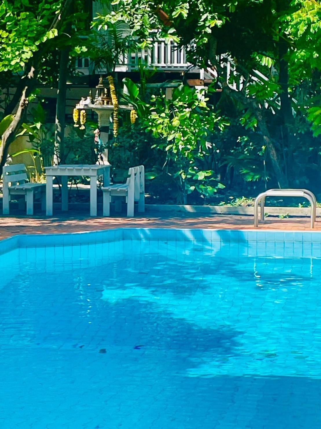 The Backyard 28 Villa Bangkok Exterior photo