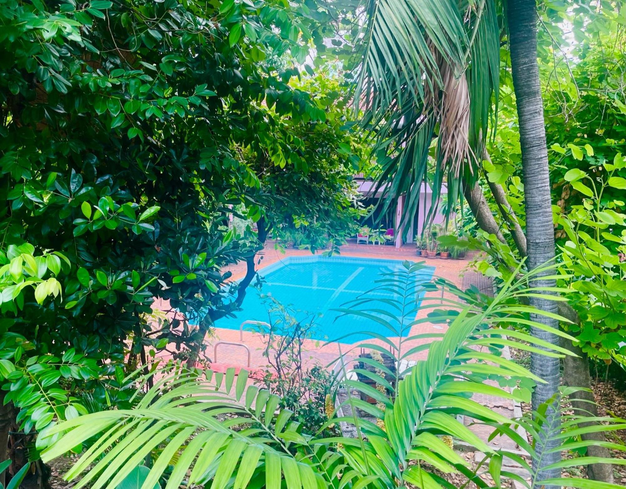 The Backyard 28 Villa Bangkok Exterior photo